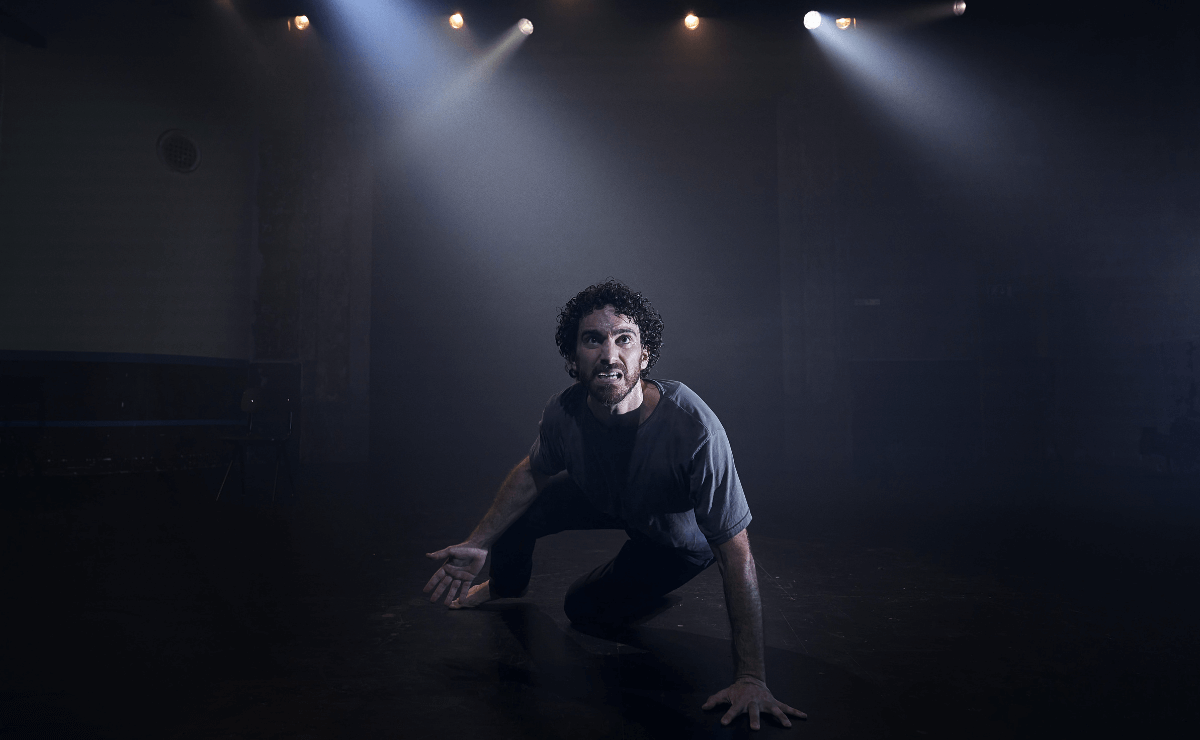 Rubén de Eguía a En mitad de tanto fuego, proper espectacle del Teatre Akadèmia
